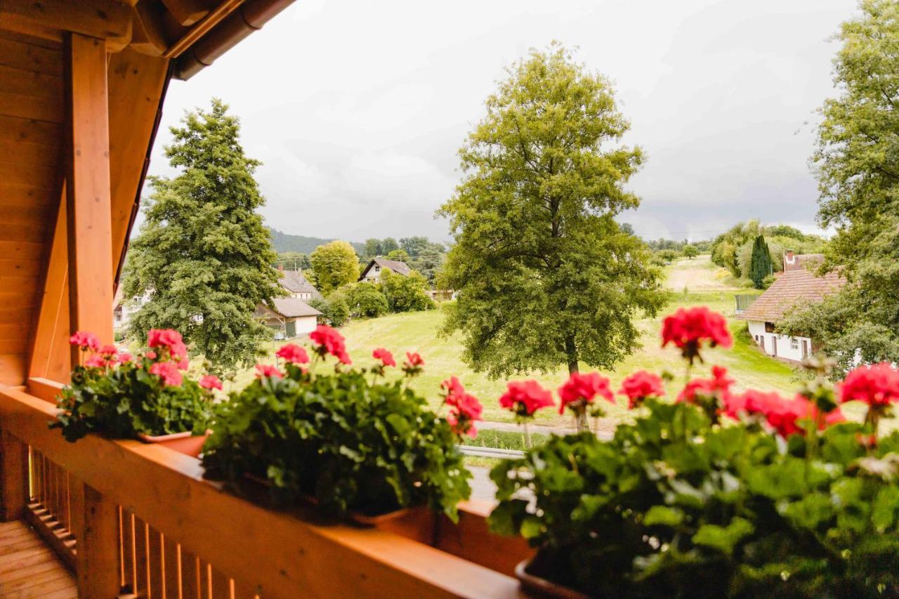 Holzerhof-Ferienwohnungen Генгенбах Екстериор снимка
